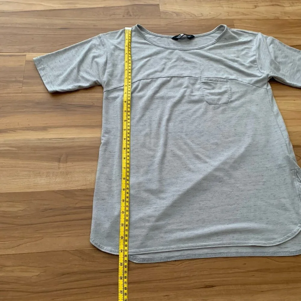 North Face Gray Women’s Size Small Scoop Neck Short Sleeve Tshirt - Picture 3 of 10